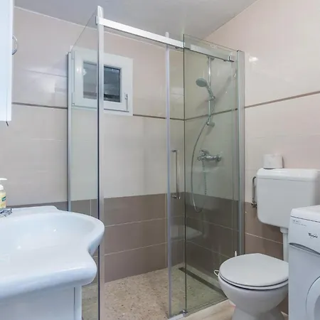 Holiday home 3 Bedroom Cozy In *