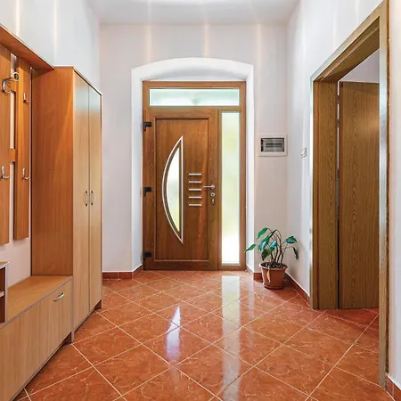 3 Bedroom Cozy In