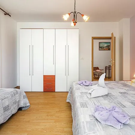 3 Bedroom Cozy In