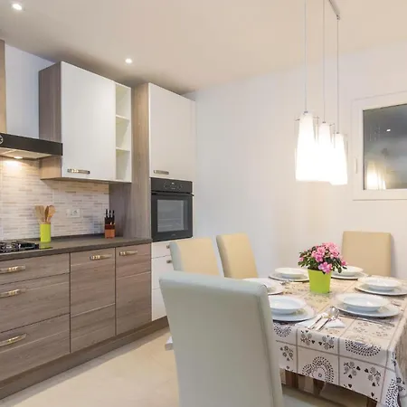 Holiday home 3 Bedroom Cozy In *